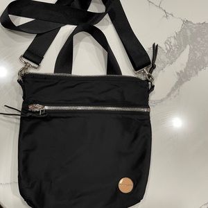 shortyLOVE Amuse Crossbody